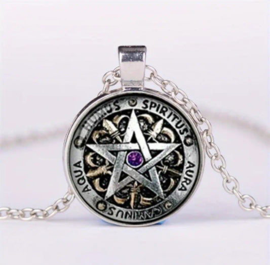 Vintage Star Round Pendant Necklace